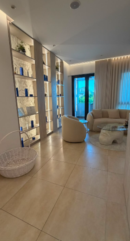 Jepet me Qira Ambient Zyre – Square 21