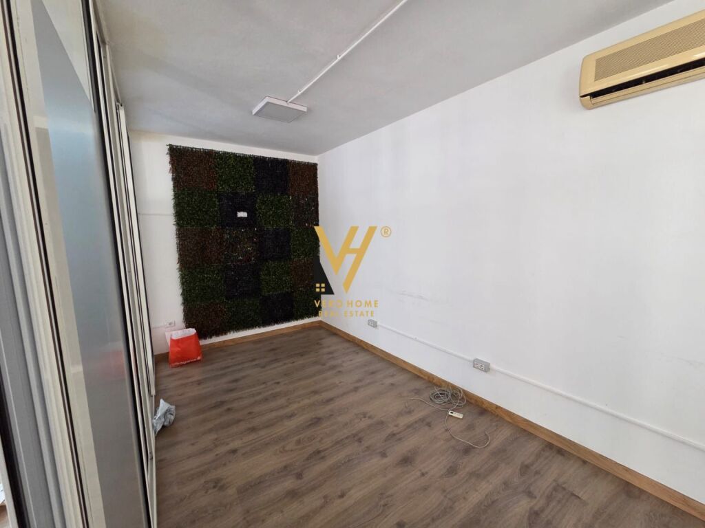 JEPET ZYRE 200 M2 ME QERA NE ISH-BLLOK 200.000 LEKE
