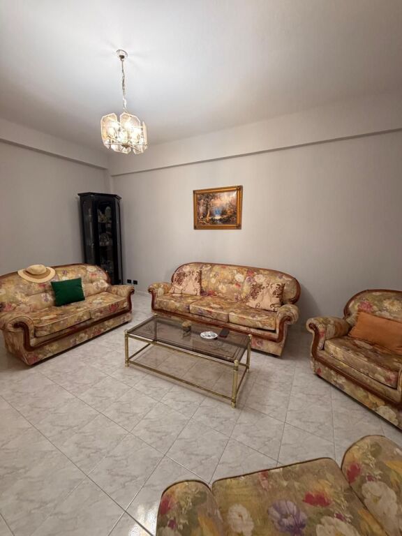 🏡 Appartamento 2+2+2 in Affitto – vicino alla Croce Rossa Durres