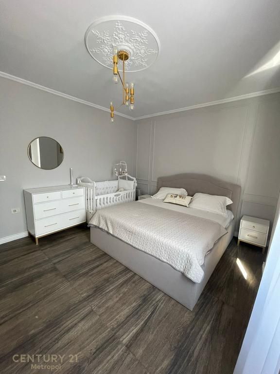 MYSLYM SHYR, APARTAMENT 2+1 PER QIRA +1POST PARKIMI Opsional!
