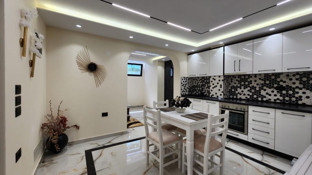 Duplex me qira 2+1+2 – Rruga Pjetër Budi !