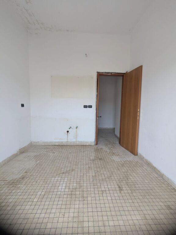 OKAZION SHITET APARTAMENT 2+1 PRANE GJENDJES CIVILE VLORË