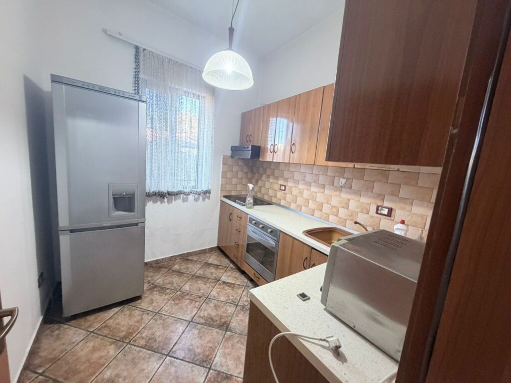 Apartament 2+1 i mobiluar me qera tek Ambasada Kineze