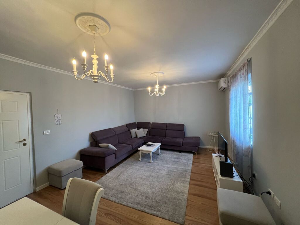 Apartament 1+1 me qira tek Rruga Fortuzi