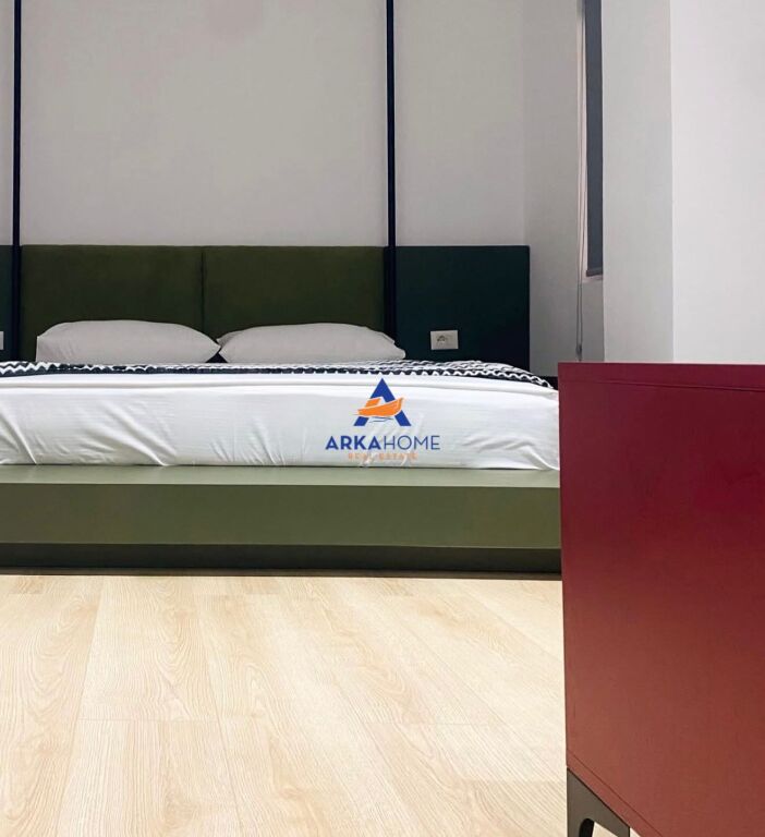 VENDESI APPARTAMENTO 3+1+BALCONE (DIVISO IN DUE APPARTAMENTI 1+1)+BALCONE "VIA FORTUZI" 250.00 EURO