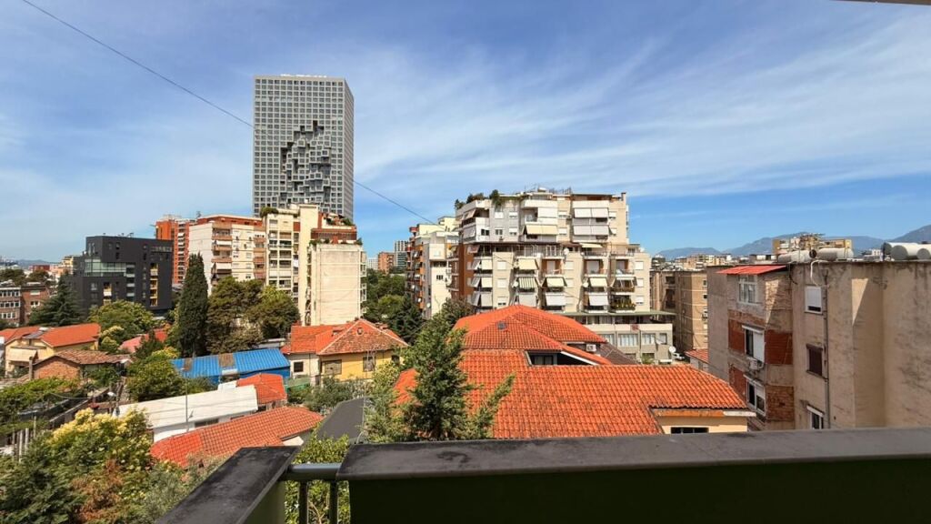 Ambjent zyre me qira tek Rruga e Elbasanit