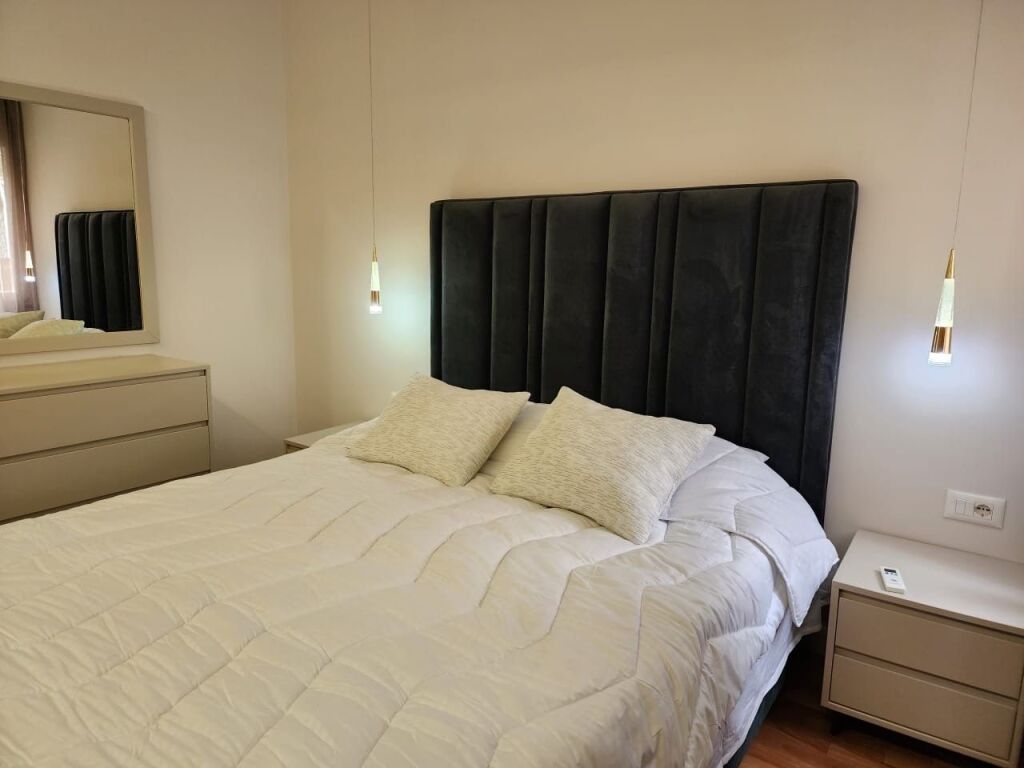 Apartment 2+1 for rent at Komuna e Parisit
