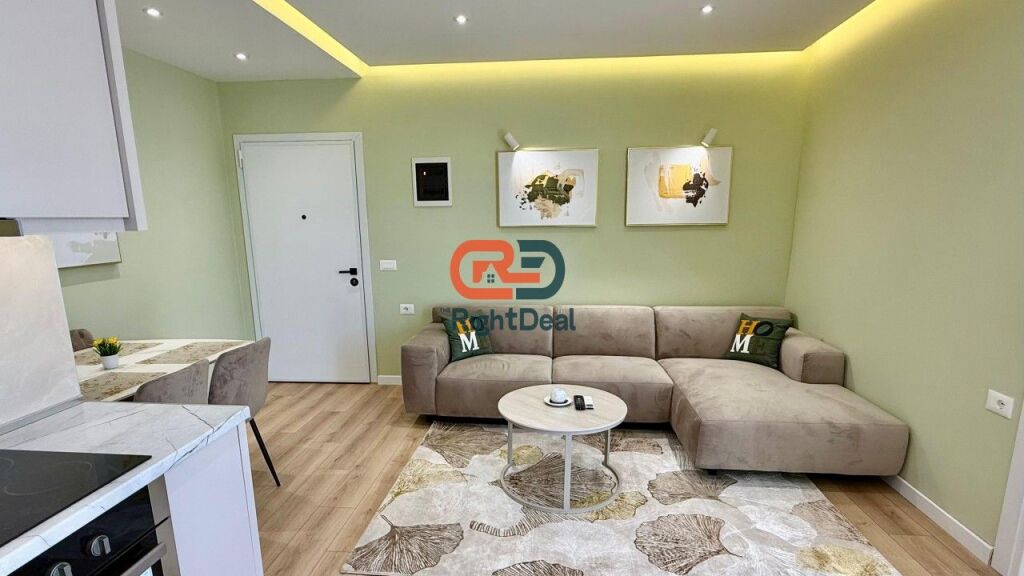 Tek Myslym Shyri, Shitet Apartament 2+1, I Investuar Totalisht Dhe Me Pamje Spektakolare!!!