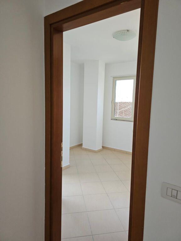Jepet me qira apartament – Rruga e Elbasanit !