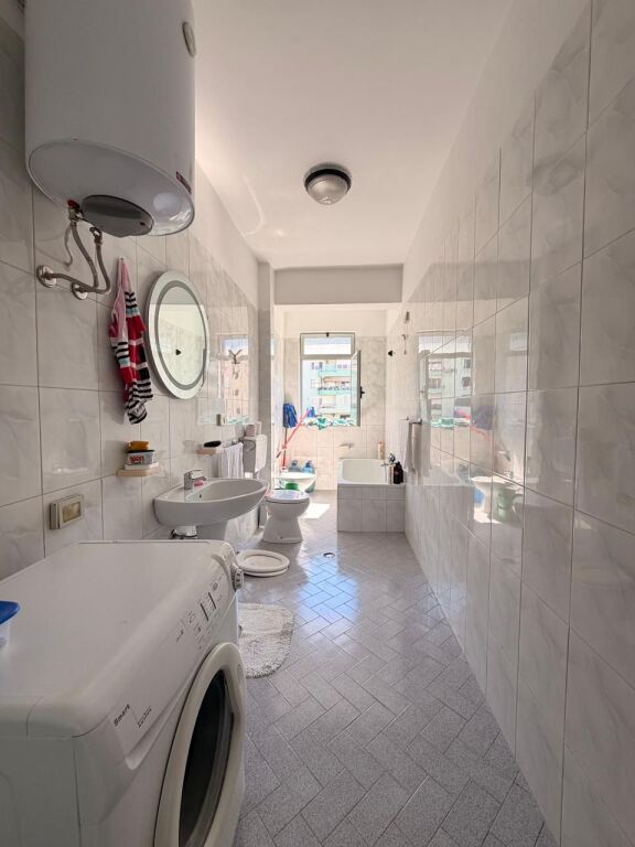 🏡 Appartamento 2+2+2 in Affitto – vicino alla Croce Rossa Durres