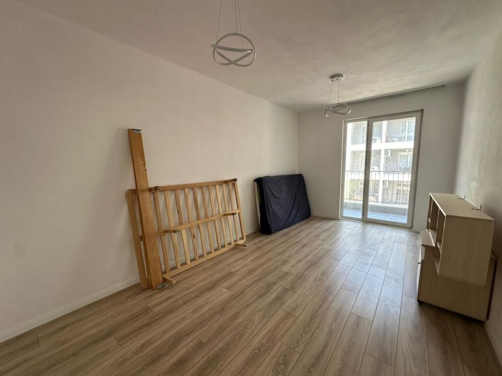 Apartment 1+1 for rent empty at Univers City