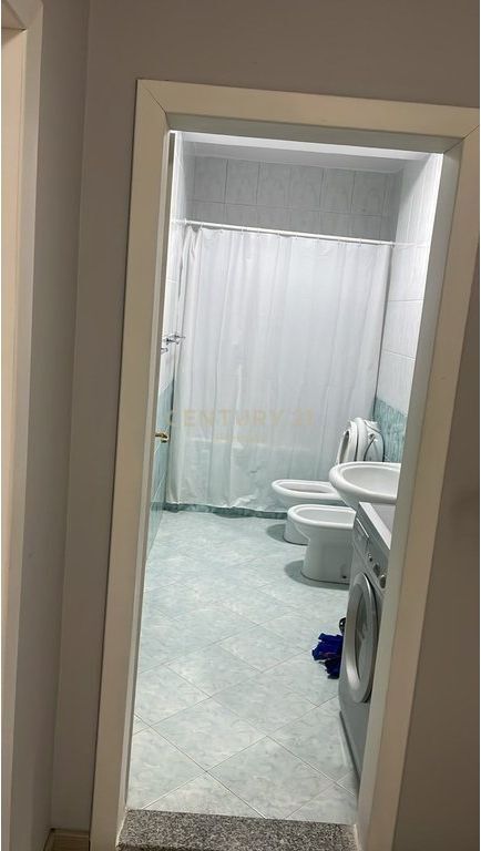 APARTAMENT 2+1 ME QIRA, NE KRAH TE AMBASADES AMERIKANE, TIRANE!