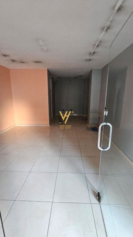 SHOP FOR RENT 33 M2 ON BARDHYL STREET 80,000 LEKE