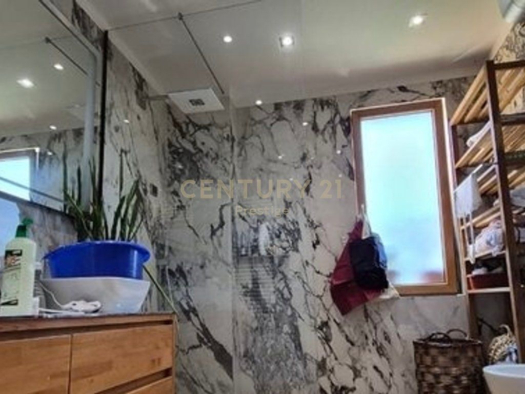 APARTAMENT 3+1+2+ POST PARKIMI ME QIRA NE ZONEN E BRRYLIT, TIRANE! 1,500 € /Muaj