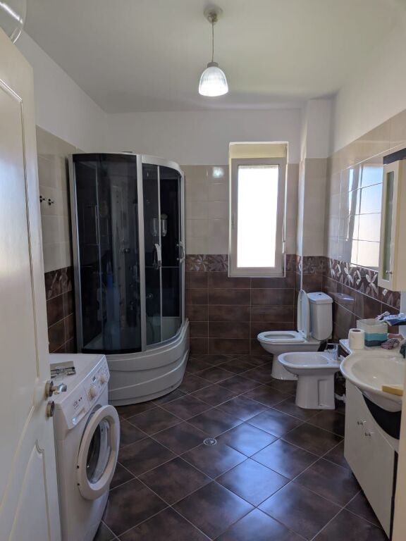 JEPET ME QERA APARTAMENT 3+2 PRANE KRYQIT TE KUQ, DURRES