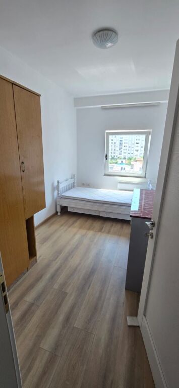 Vasil Shanto, jepet me qira apartment 2+1+Verande. 70.000 Leke