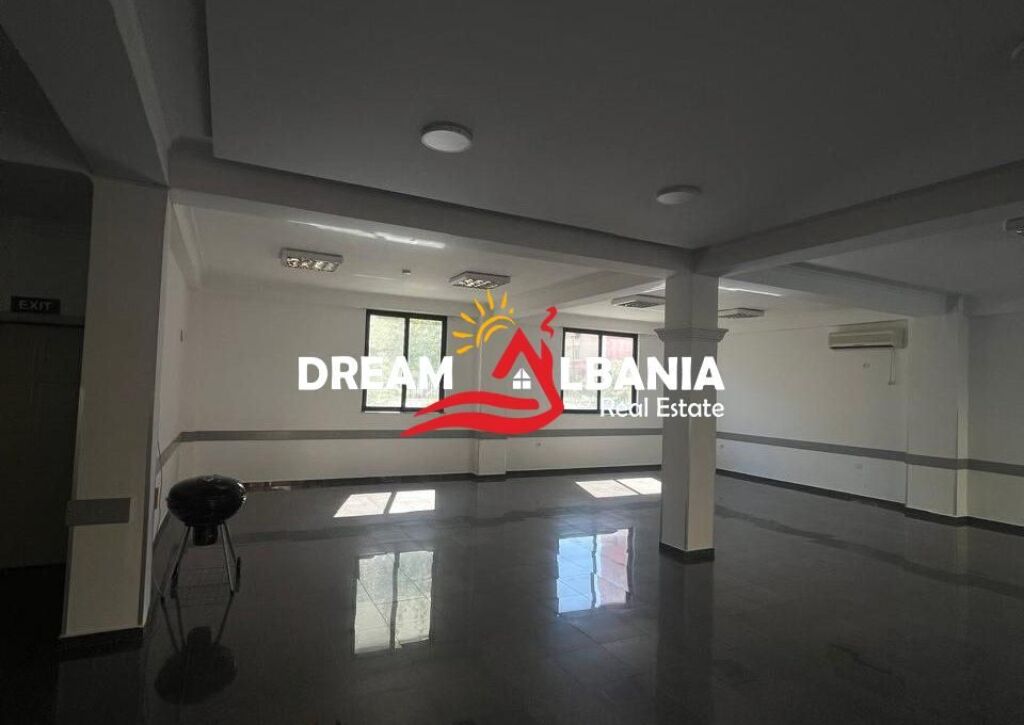 Jepet dy ambiente biznesi me qera  te oxhaku prane kompleksit ASL (ID 42711176 )