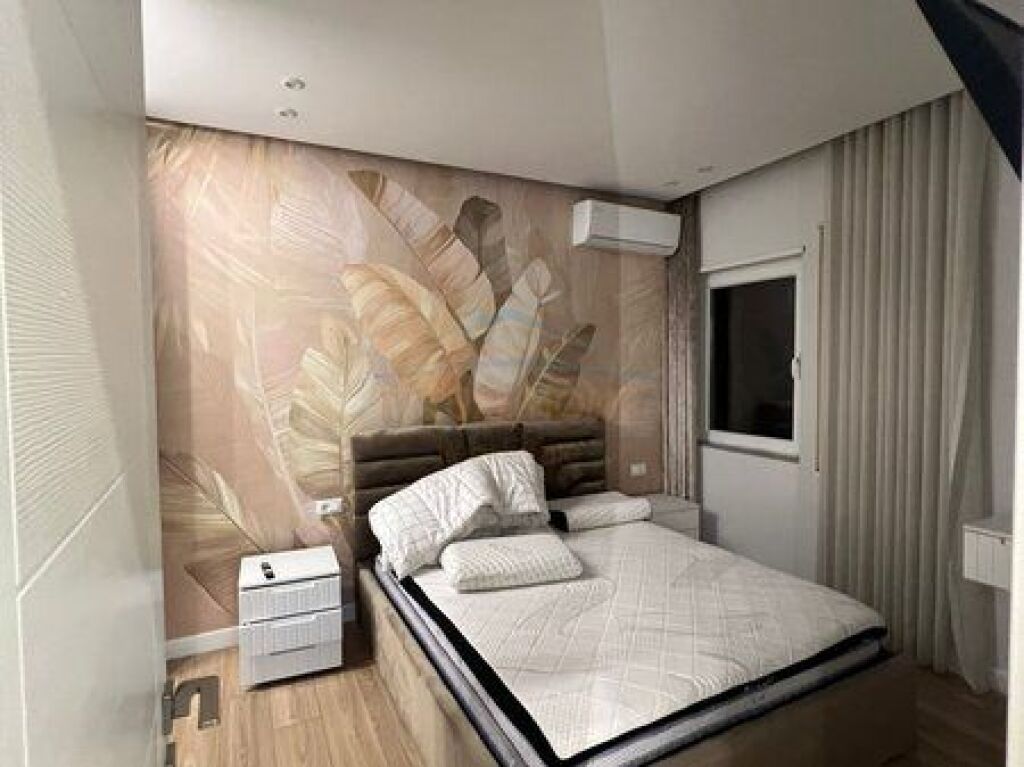 For sale, Apartment 2+1+2+ Storage, Bill Klinton Street, Tirana