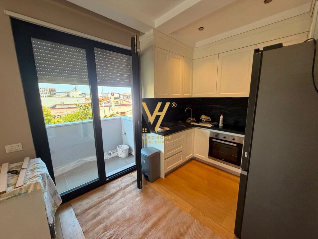 VILLA SU DUE PIANI IN AFFITTO A KODRA E PRIFTIT 4.000 EURO