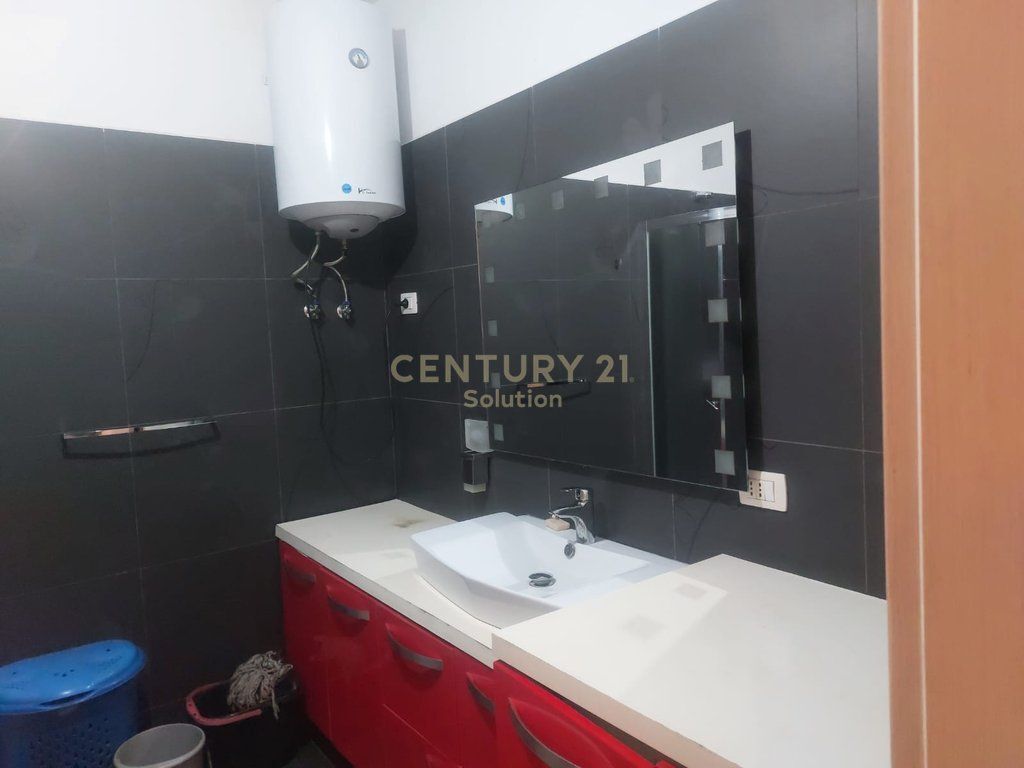 JEPET ME QIRA APARTAMENT 2+1, YZBERISHT 470 € /Muaj