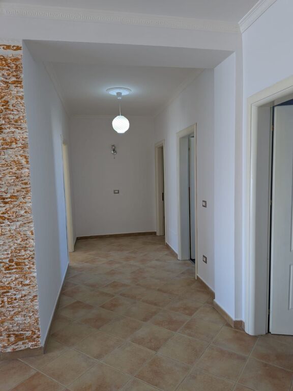 JEPET ME QERA APARTAMENT 3+2 PRANE KRYQIT TE KUQ, DURRES