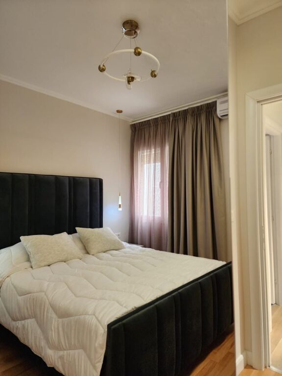 Apartment 2+1 for rent at Komuna e Parisit