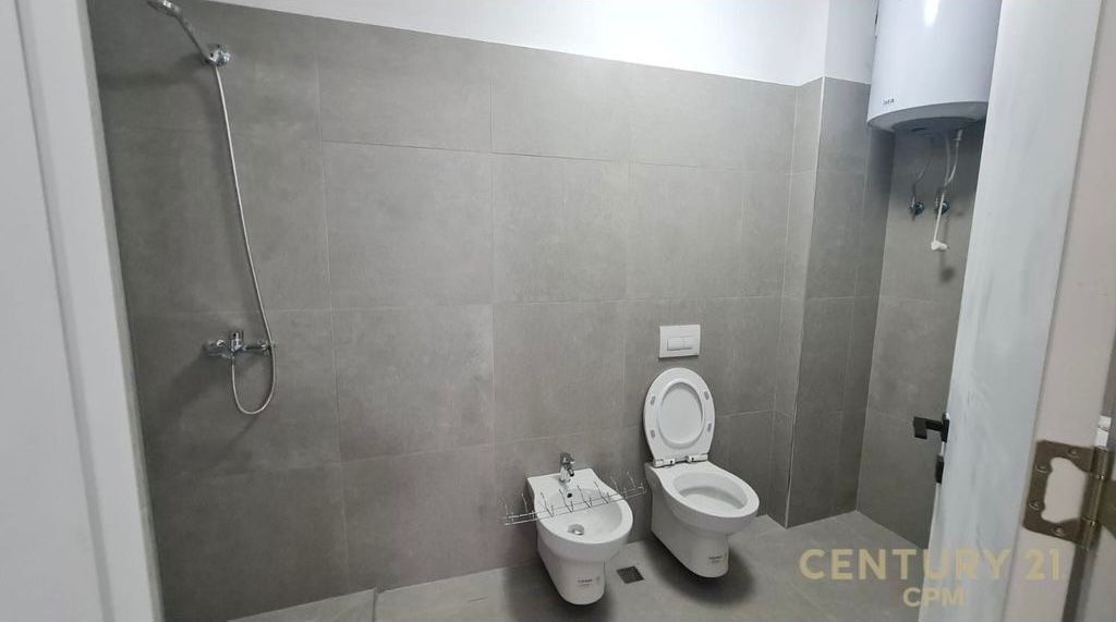 TEK KODRA E DIELLIT 2 JAPIM ME QIRA APARTAMENT 2+1+2 ME POST PARKIMI 950 € /Muaj