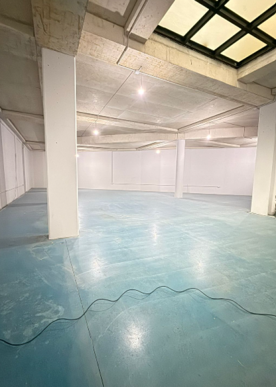 Business Building for Rent – Tirana–Durres Highway (Near Customs)
