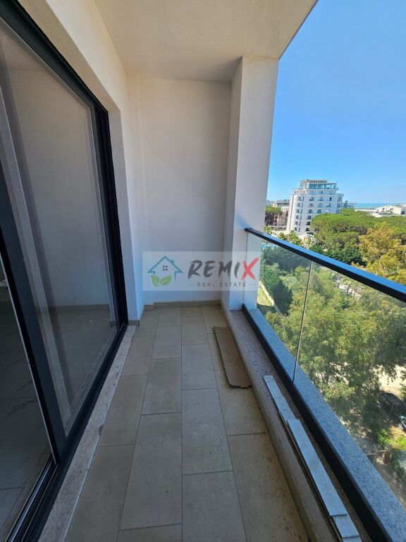 Shitet Apartament 1+1 te Kompleksi Liburna me Pamje të Plotë nga Deti