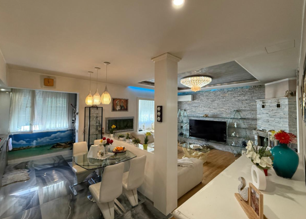Apartment 3+1+2 with Garage &amp; Storage for Sale – Paris Municipality