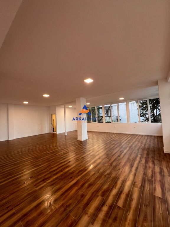 LOCALE IN AFFITTO 150M2 "LAGO ASCIUTTO" 180.000 LEKE