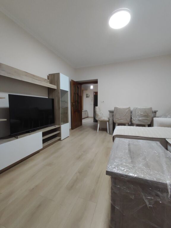 JEPET APARTAMENT ME QERA 2+1, RR. FORTUZI