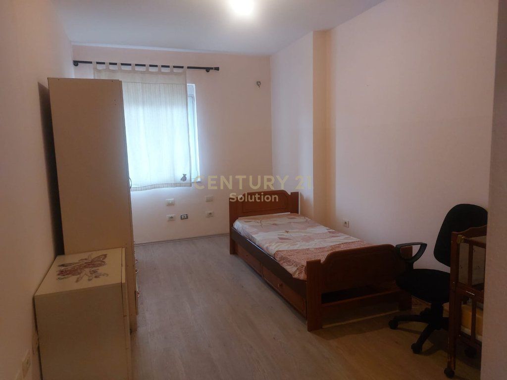 JEPET ME QIRA APARTAMENT 2+1, YZBERISHT 470 € /Muaj