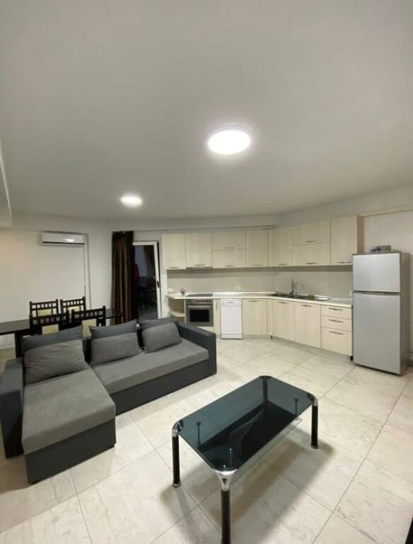 Vasil Shanto, jepet me qira apartment 2+1+Verande. 70.000 Leke