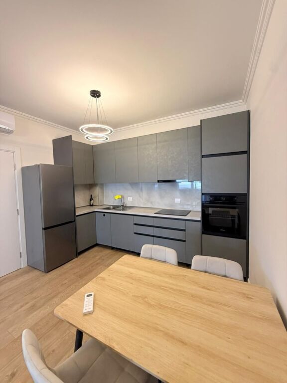 Apartament 1+1 per qera tek komuna e Parisit