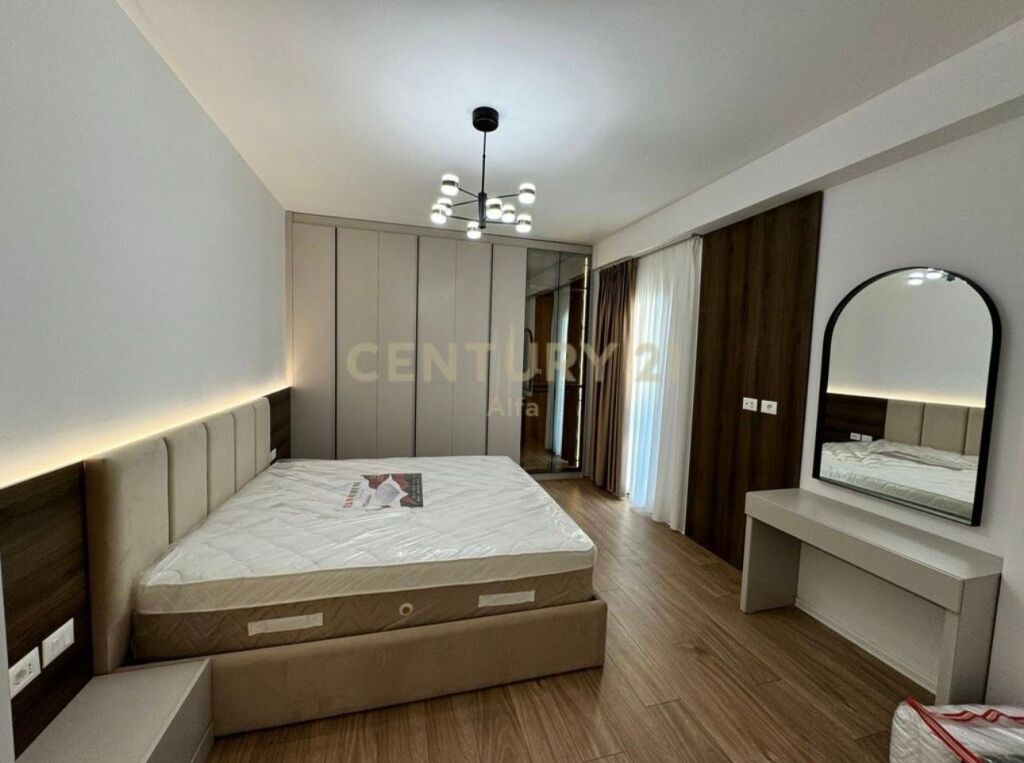 APARTMENT 2+1+PARKING SPACE AT TIRANA GARDEN BUILDING!
