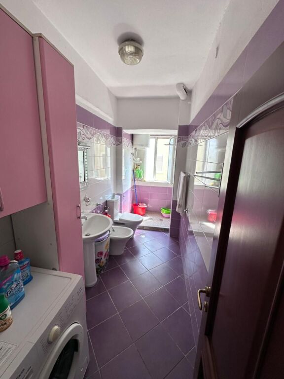 JEPET ME QERA APARTAMENT 2+1 PRANE GJYKATES, DURRES