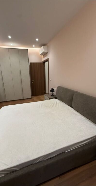 APARTAMENT 2+1+2 TUALETE. 70000 LEKE.FARMACIA 10