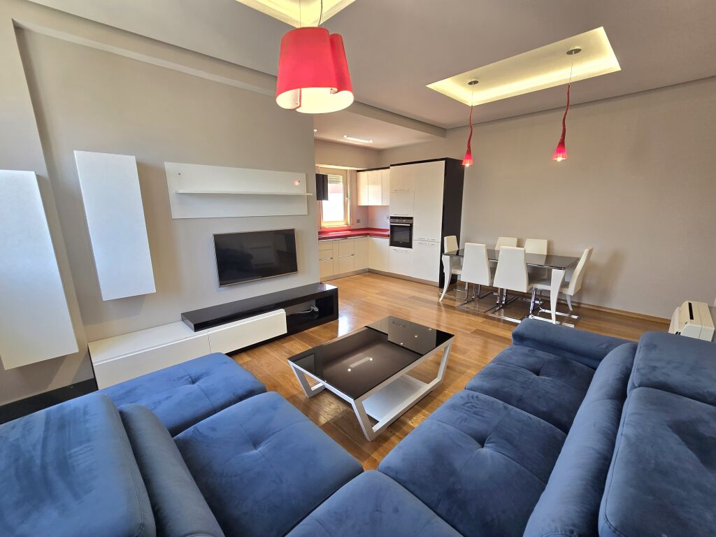 Apartamente 2+1 Ne Shitje, Me Pamje Mbi Liqenin e Thate