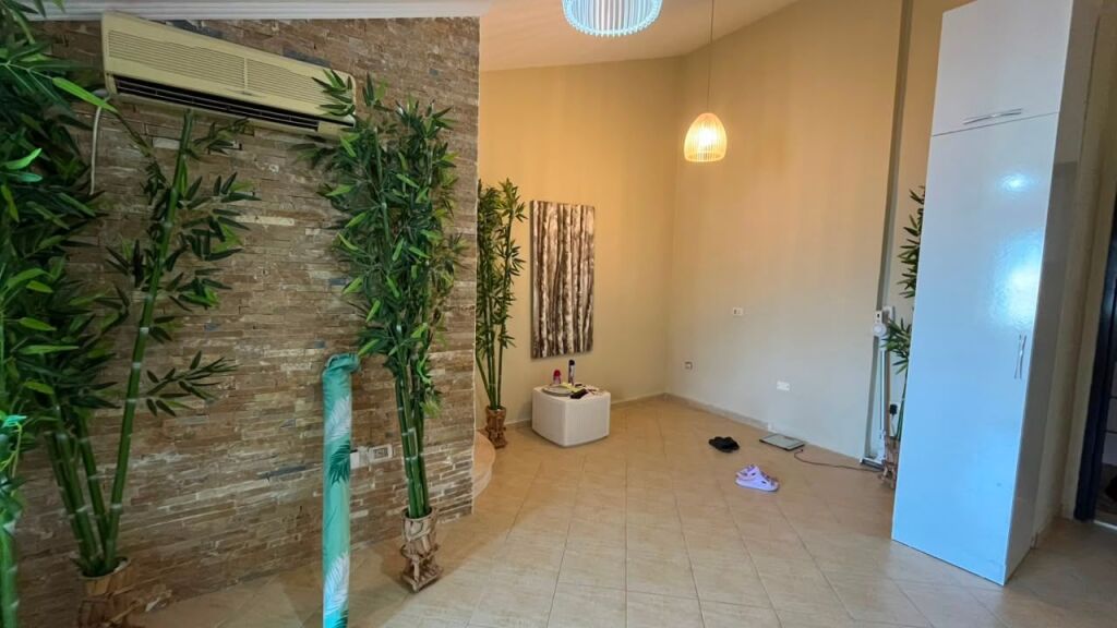 🏡 Vendesi in vendita Appartamento 1+1 a Mali i Robit, Golem – Complesso Kaltersia