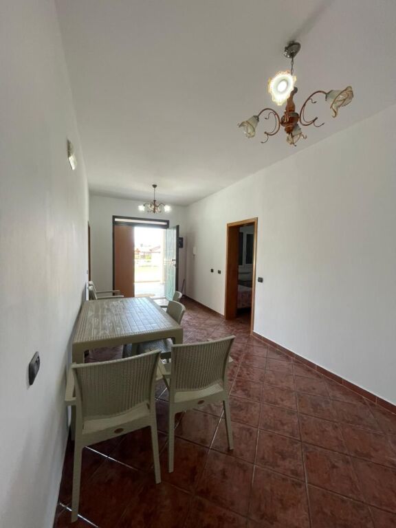 Villa su 3 piani 2+1+2 In Affitto sulla Spiaggia Ferroviaria, Durrës