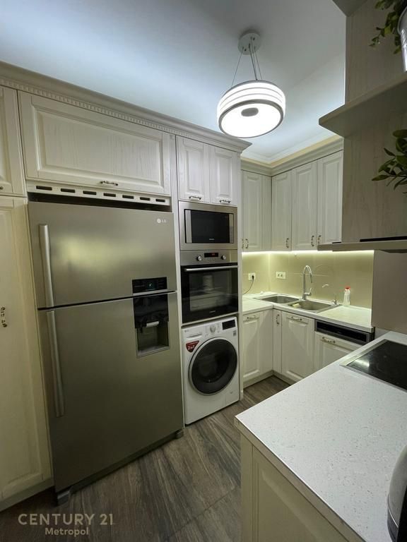 MYSLYM SHYR, APARTAMENT 2+1 PER QIRA +1POST PARKIMI Opsional!