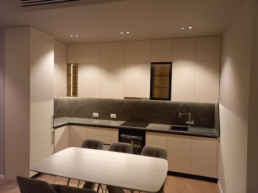 🏡 JEPET ME QIRA APARTAMENT 2+1+2 – KOMPLEKSI DELIJORGJI