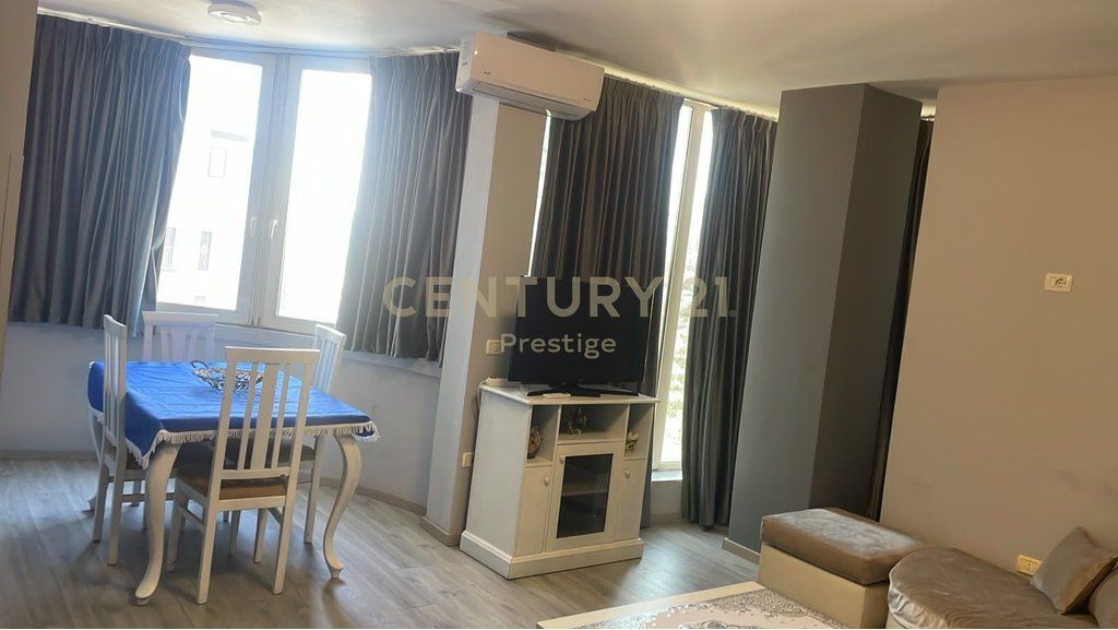 APARTAMENT 2+1 ME QIRA, NE KRAH TE AMBASADES AMERIKANE, TIRANE!