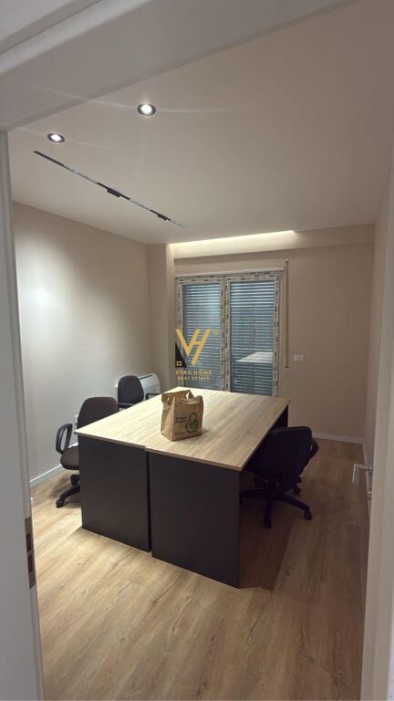 OFFICE 85 M2 FOR RENT AT THE FORMER EAGLE SQUARE 70,000 LEKE