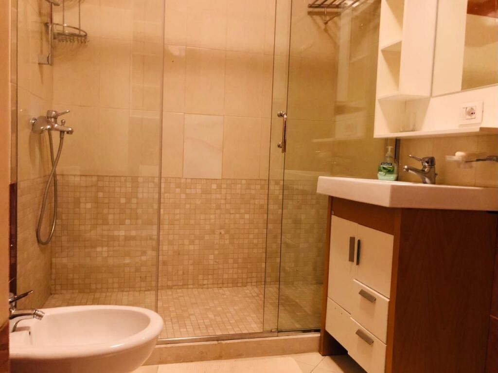 Apartament 1+1 me qira tek Liceu Artistik