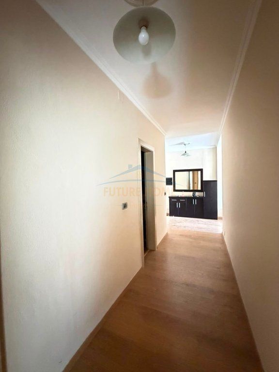 Shitet , Apartament 3+1+2+Post Parkimi , Ish ekspozita , Tirane