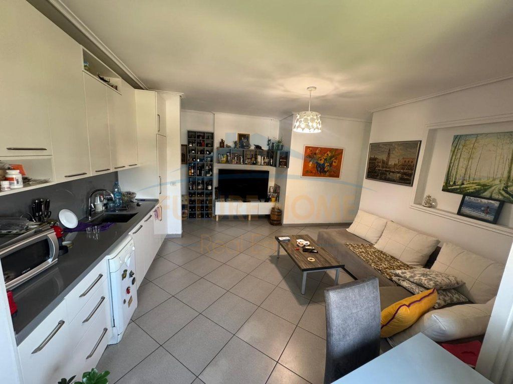 Shitet, Apartament 2+1, Ish-Fusha e Aviacionit, Tiranë