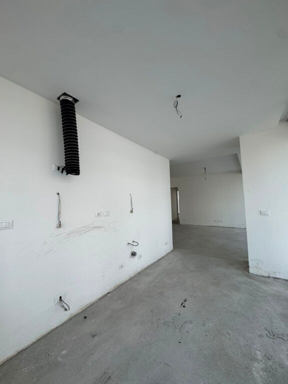 🏢 Jepet me Qira Ambient Biznesi – Lake View Residence