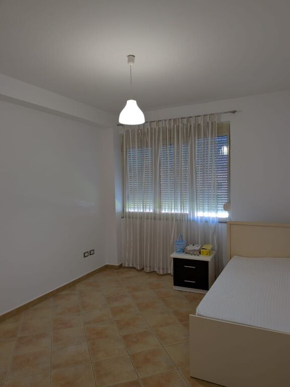 JEPET ME QERA APARTAMENT 3+2 PRANE KRYQIT TE KUQ, DURRES